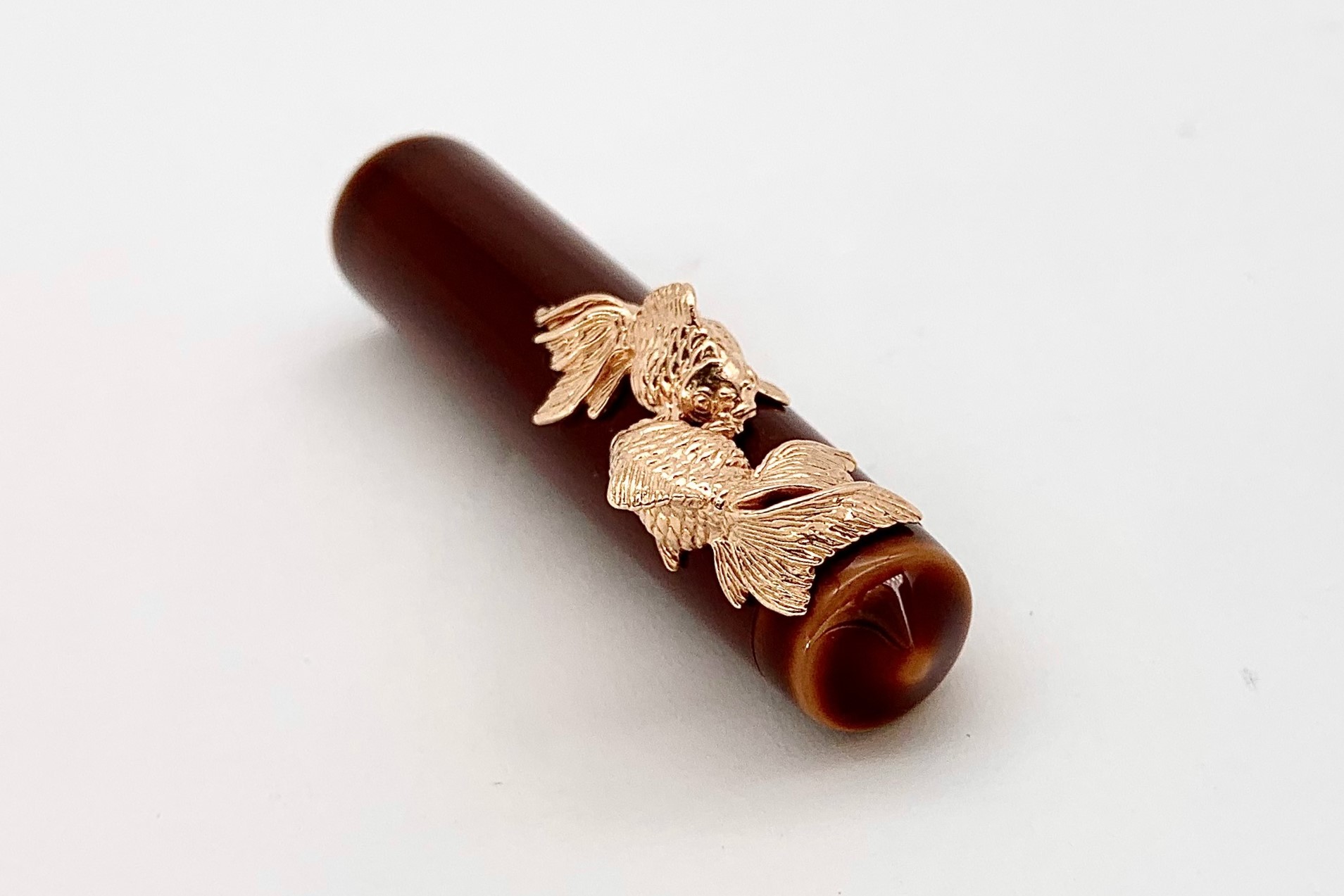 NakayaPiccoloLongWriterTokiTamenuriFountainPenwithPinkgoldGoldFishesStopper_K